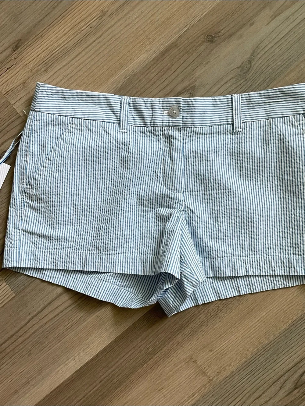 Southern Tide Leah Seersucker Shorts in “Boat Blue” Size 8 NWT - Picture 6 of 8